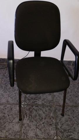 Cadeira Fixa Diretor Com Braço Preto