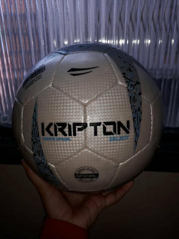 Bola de futebol de campo Crypton select costurada