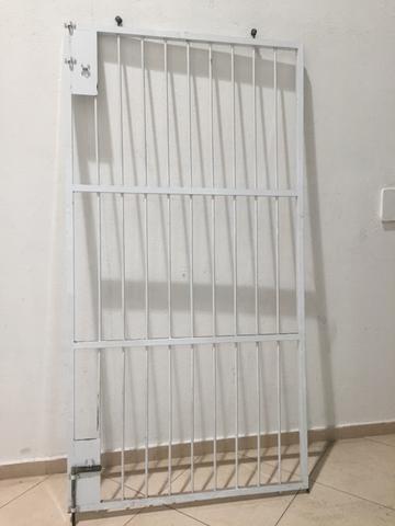 Portão Branco Com Pintura Eletrostática