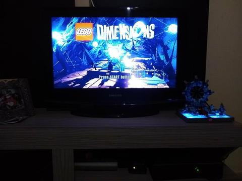 Vendo Xbox 360 com jogos e lego dimension