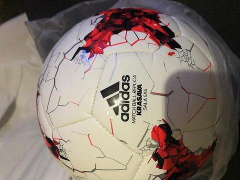 Bola Futsal Adidas Krasava 5x5, nova