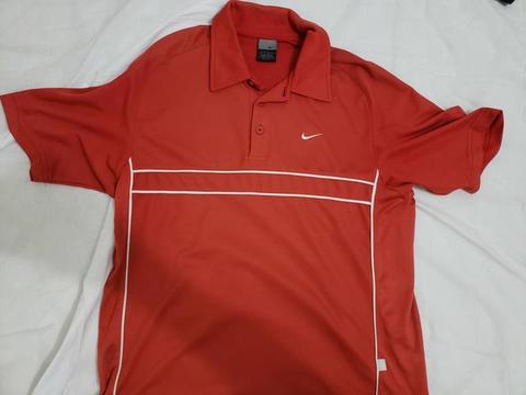 Camiseta Polo da Nike vermelha