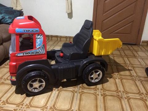 Caminhão Food Truck Pedal Magic Toys