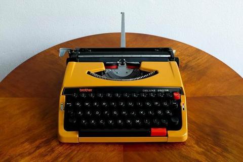 Fabricada no Japão Máquina de escrever antiga