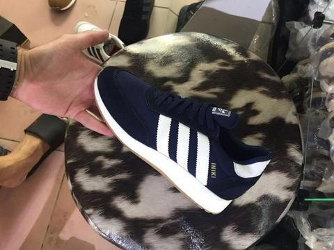 Adidas Iniki novos na caixa