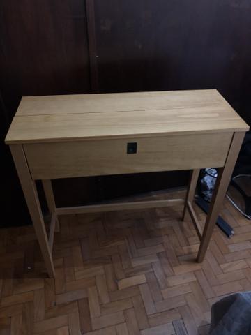 Escrivaninha de madeira - pouco uso