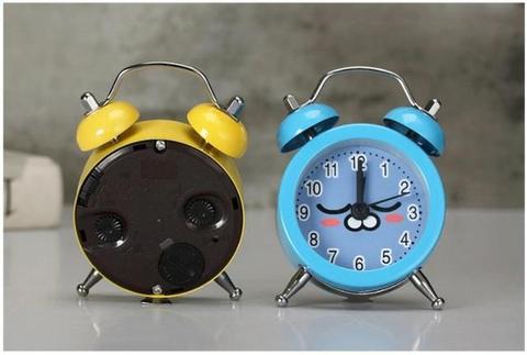 Mini Relógio Despertador Vintage Analógico Presente Retro