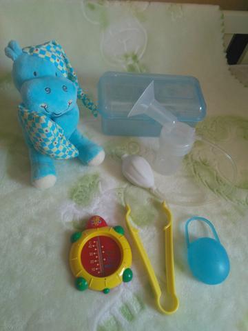 Bomba Tira leite + utensílios para bebê