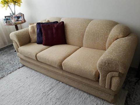 Vende se lindo sofá pouco usado