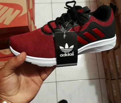 Tenis Adidas