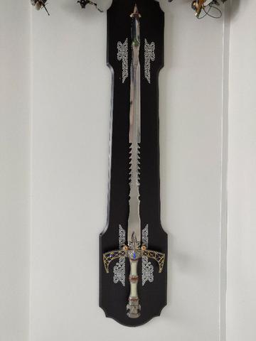Espada decoração com brasão para suporte na parede - 1.40m