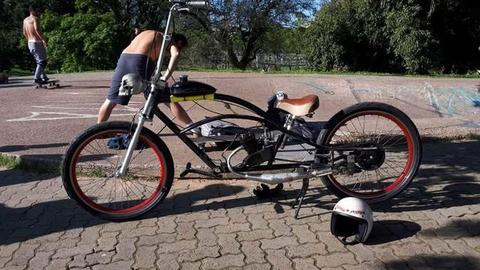 Bicicleta Chooper com motor