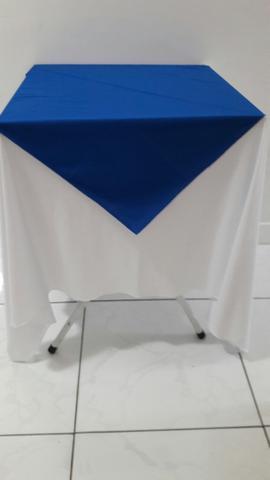 Toalhas de mesa branca e azul