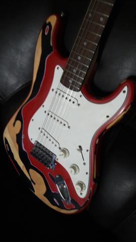 Guitarra Strato Fender