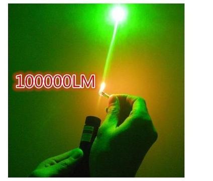Laser de alta potência na cor verde 303 - 532nm- 10mW - Range: 10km
