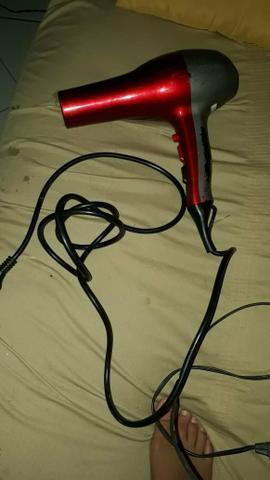 Vendo secador de cabelo da nks 2000w por 100,00 !