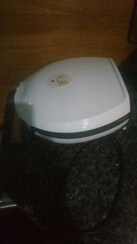 Vendo chapa grill 220 volts por 100 reais