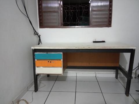 Escrivaninha usado
