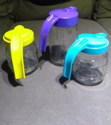 Kit com 3 jarras de vidro R$25,00