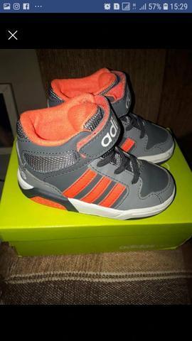 Adidas original semi novo