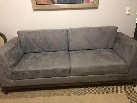 Vendo sofá cinza novo. 2,10x80