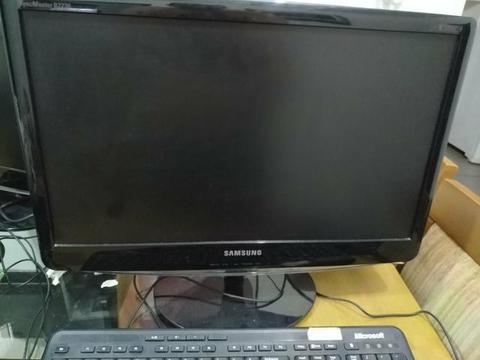Computador i5 650 vga offboard 4gb monitor 22 Samsung