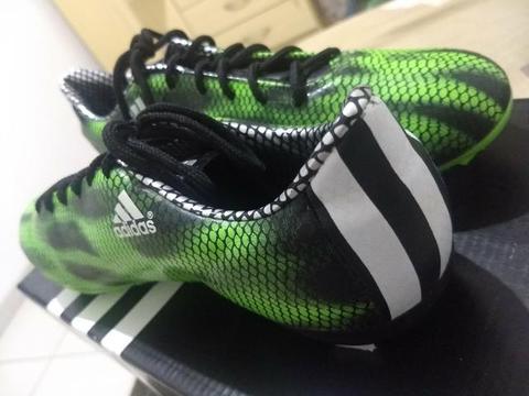 Chuteira Adidas VERDE/PRETO n° 41