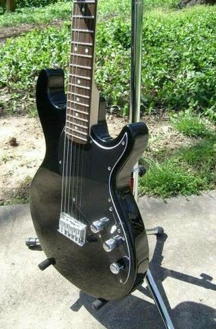 Guitarra Line 6 Variax 300