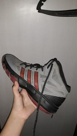 Basqueteira adidas