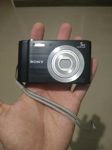Câmera Digital Sony Cyber-Shot 20.1 megapixels
