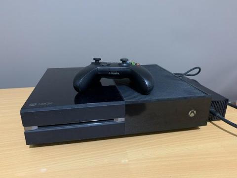 Xbox One 1Tb Console com Controle funcionando perfeitamente