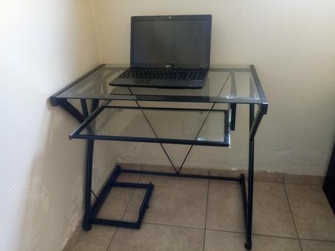 Mesa para computador (vidro )