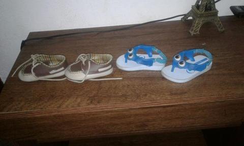 Sapato e chinelo de bebê
