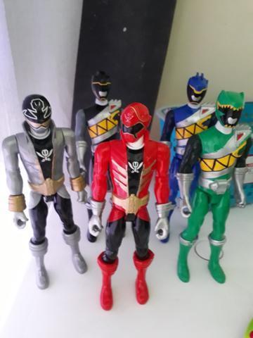 Bonecos Power Rangers