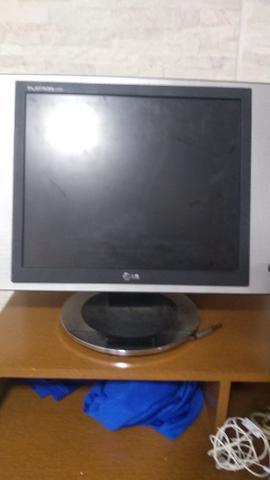 Vendo esse monitor/tv leia a descrição