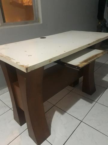 Mesa de madeira pura