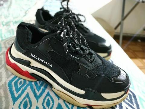 Tênis Balenciaga Triple S - Novo 42