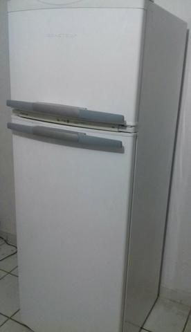 Vendo Geladeira Brastemp Frost free 324litros