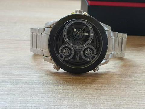 Relógio technos serie prata fundo preto