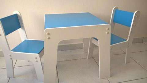 Mesas Infantil Escolar com 2 cadeiras