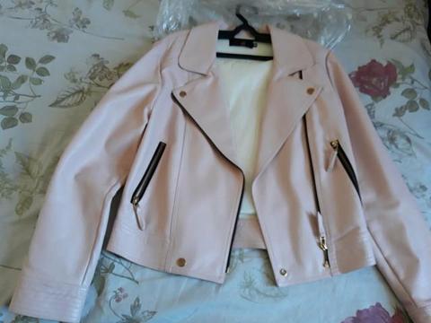 Jaqueta de couro rosa