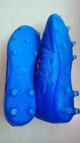 Chuteira Adidas US 7