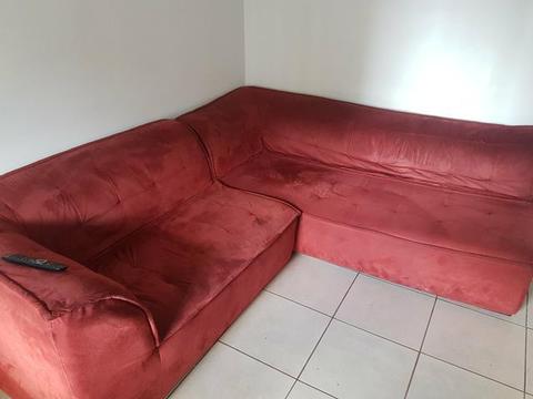 Urgente sofá bem conservado, menos da metade do valor ,que paguei