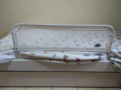 Proteção de cama lateral infantil