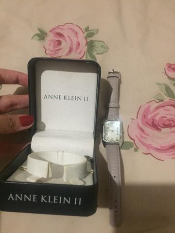 Relógio Anne Klein lilás