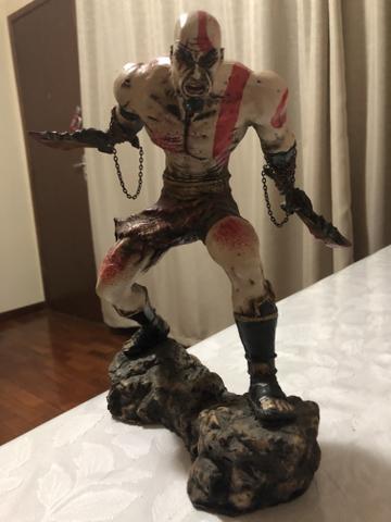 Estatueta Kratos God of War 26cm