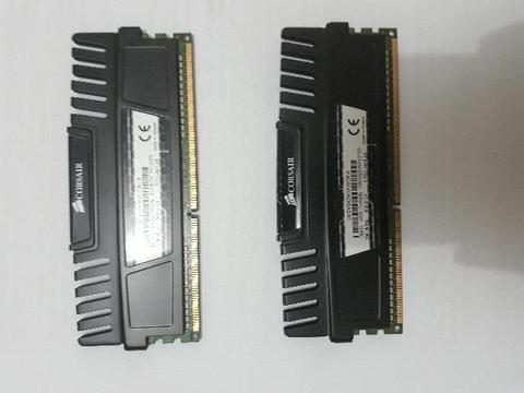 Memória RAM Ddr3 Corsair 4GB 1600mhz para desktop - usada