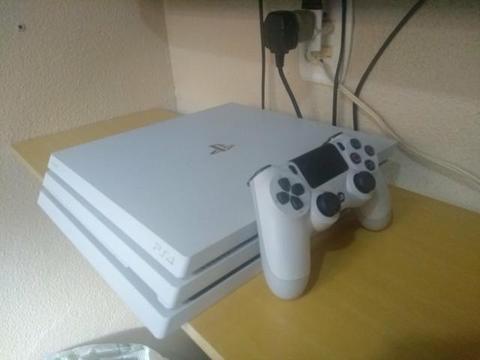 Ps4 1 tera pro ( ou tv e ps4 junto)