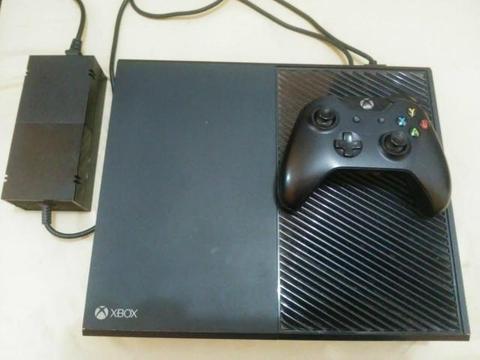 Xbox one r$700