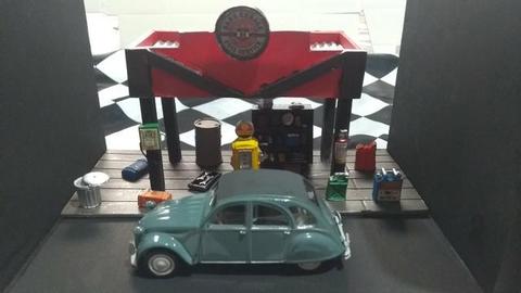 Diorama Mini Posto com Citroen 2CV 1966